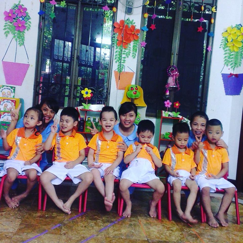 trẻ rối loạn phổ tự kỷ